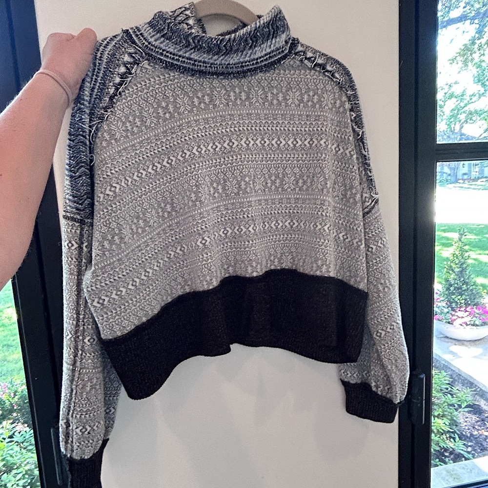 We the Free Snowflake Crop Sweatshirt/sweater